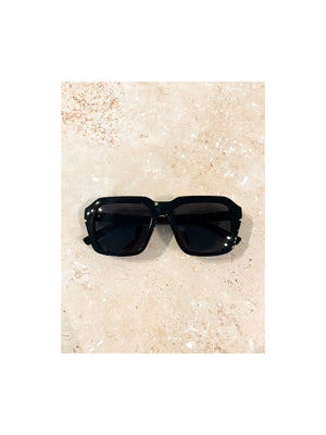
            
                Load image into Gallery viewer, Delaney Oversized Sunglasses (Black)
            
        