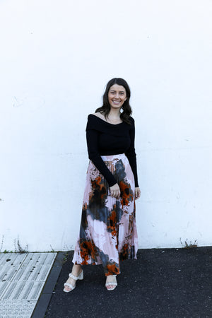 
            
                Load image into Gallery viewer, Emery Pleated Skirt (Rust Water Colour)
            
        