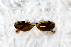 
            
                Load image into Gallery viewer, Annalise Oval Sunglasses
            
        