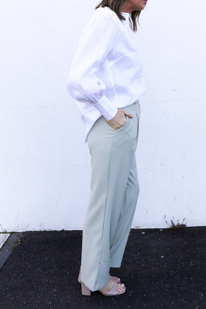 
            
                Load image into Gallery viewer, Esmaee Villa Pants (Soft Mint)
            
        