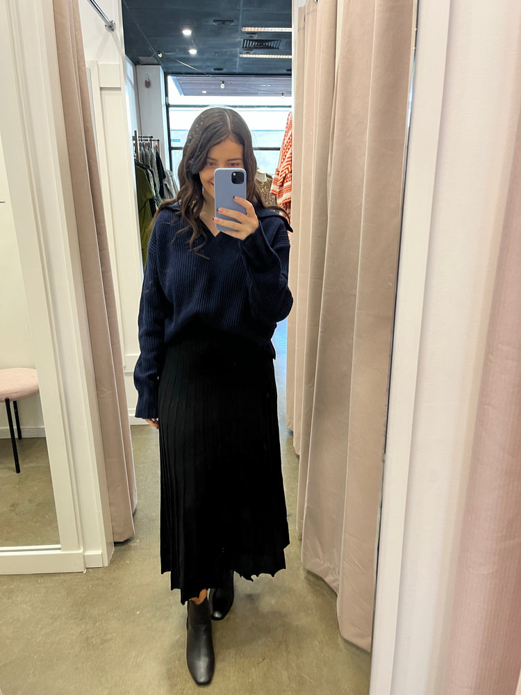 Carmel Knit Skirt (Black)